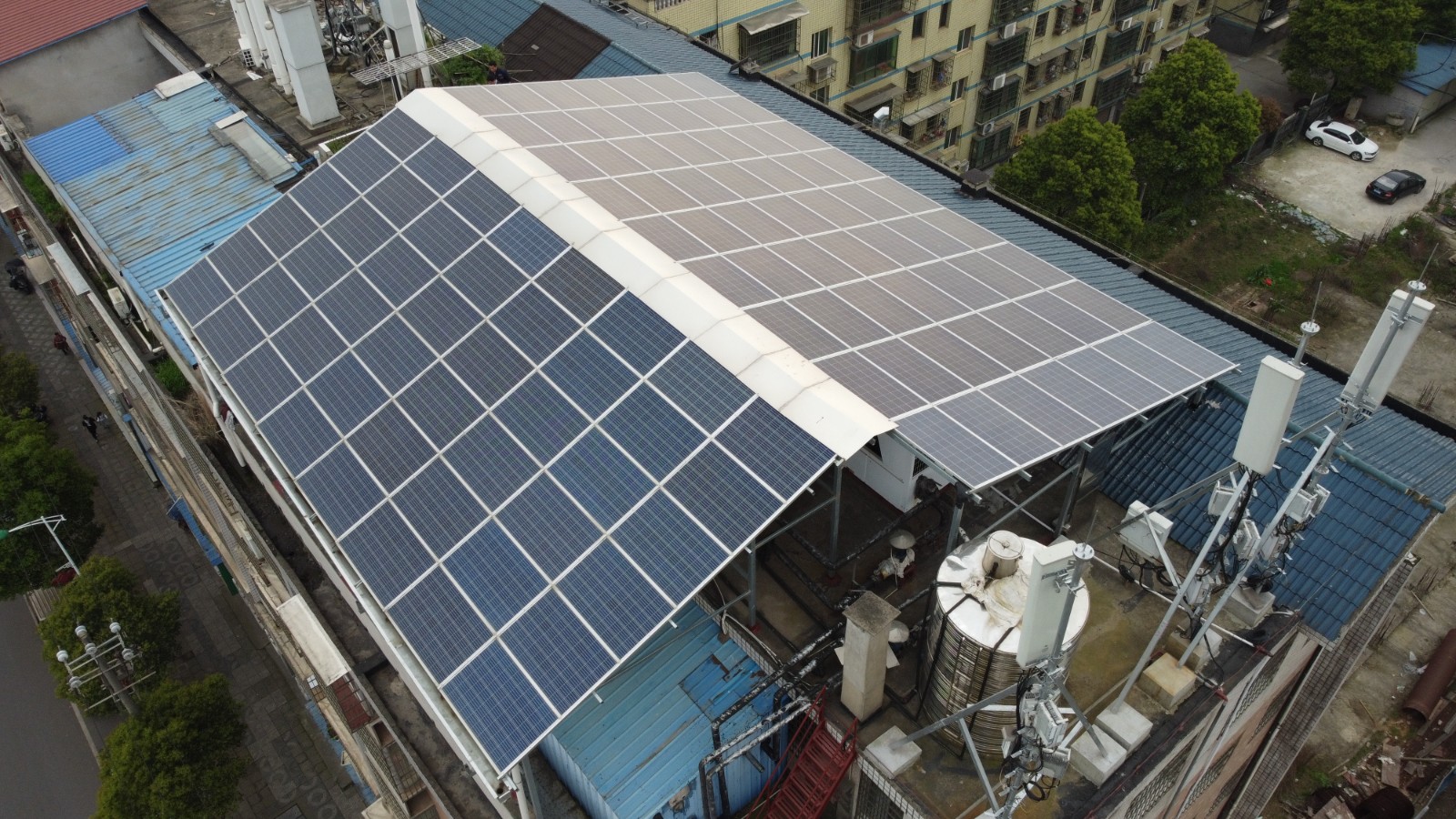 [工贸易光伏屋顶]湘潭易俗河镇光伏发电屋顶30.525KW项目