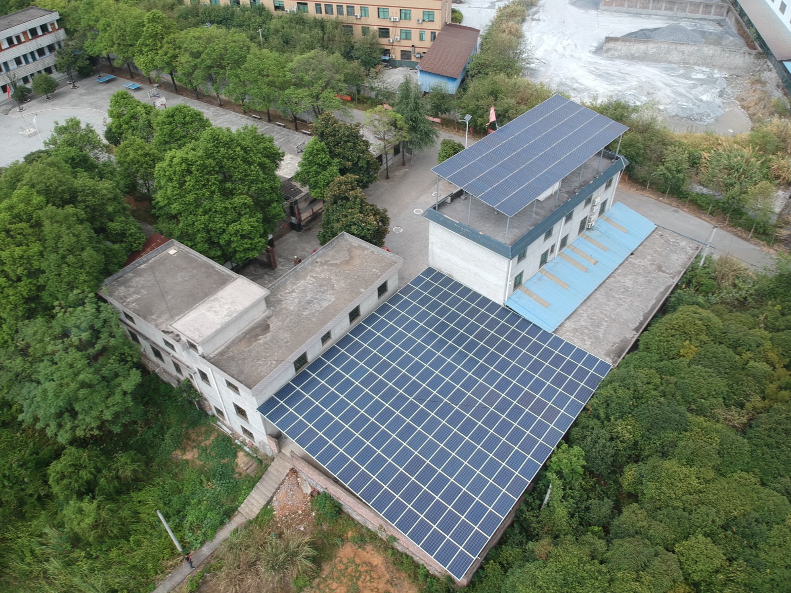 工厂限电停产，商场4点放工！缺电问题再发酵，不装光伏开工都难！