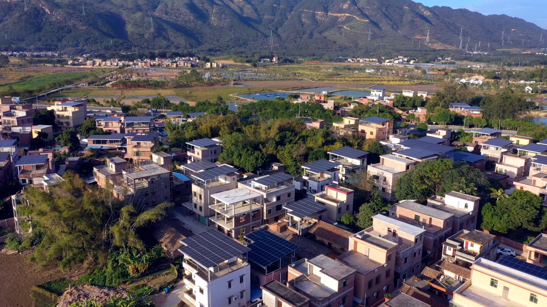 深刻执行村落电网坚韧提升工程，户用光伏等新能源应并尽并，大力助扶推动发展！